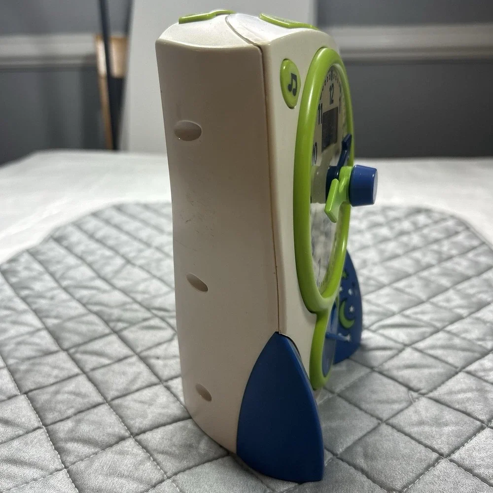 Vintage Timex Kids Time-Teacher Interactive Alarm Clock (Green & Blue)